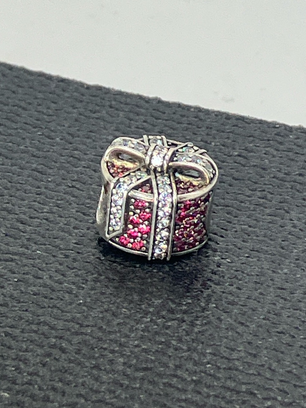 Pandora 925 ALE Red Shimmering Gift Christmas Birthday Charm #792006CZR